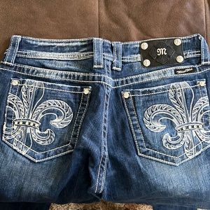 Miss me 30 bootcut MISSING ONE RHINESTONE
